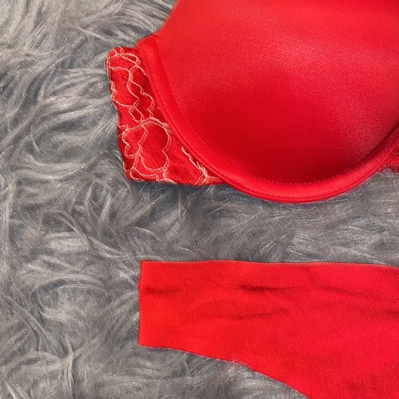 Plunge Push-Up Bra Set - Picture 2 of 6